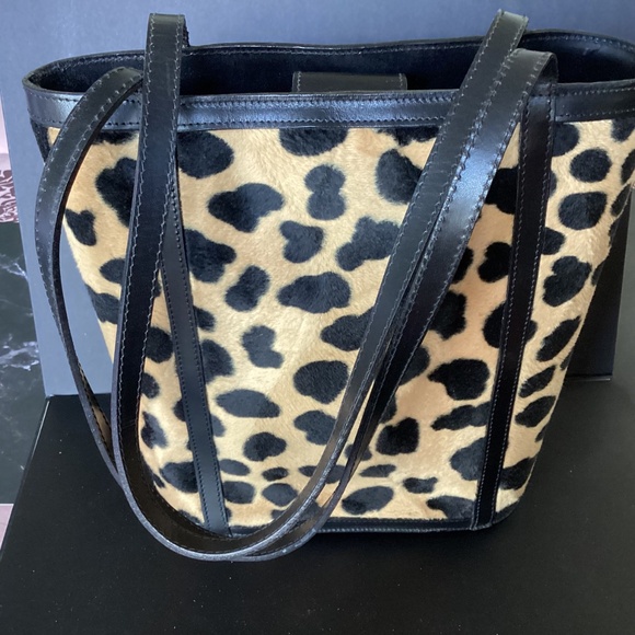 $25 Maxx New York Faux Fur Animal Print Tote Bag. - Picture 3 of 12